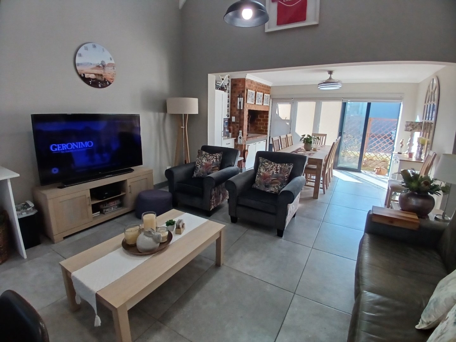 2 Bedroom Property for Sale in Hartenbos Central Western Cape